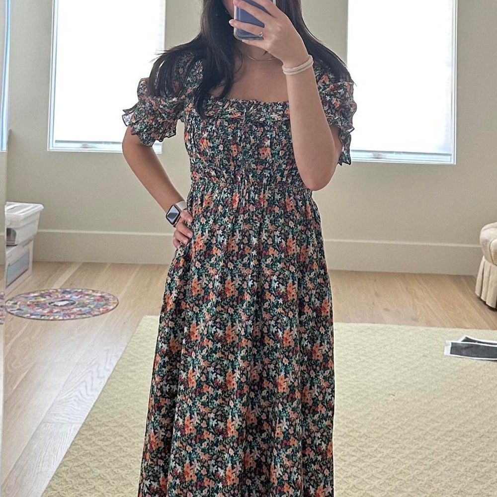 NWT floral puff sleeve dress